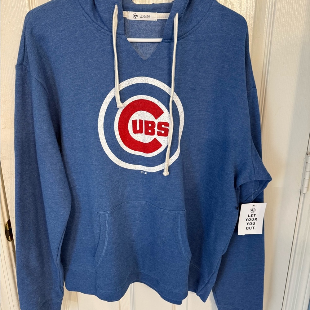 New with tags! Women’s Chicago Cubs Hooded Sweatshirt size XL